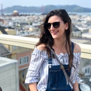 Meet your Posher, Caroline